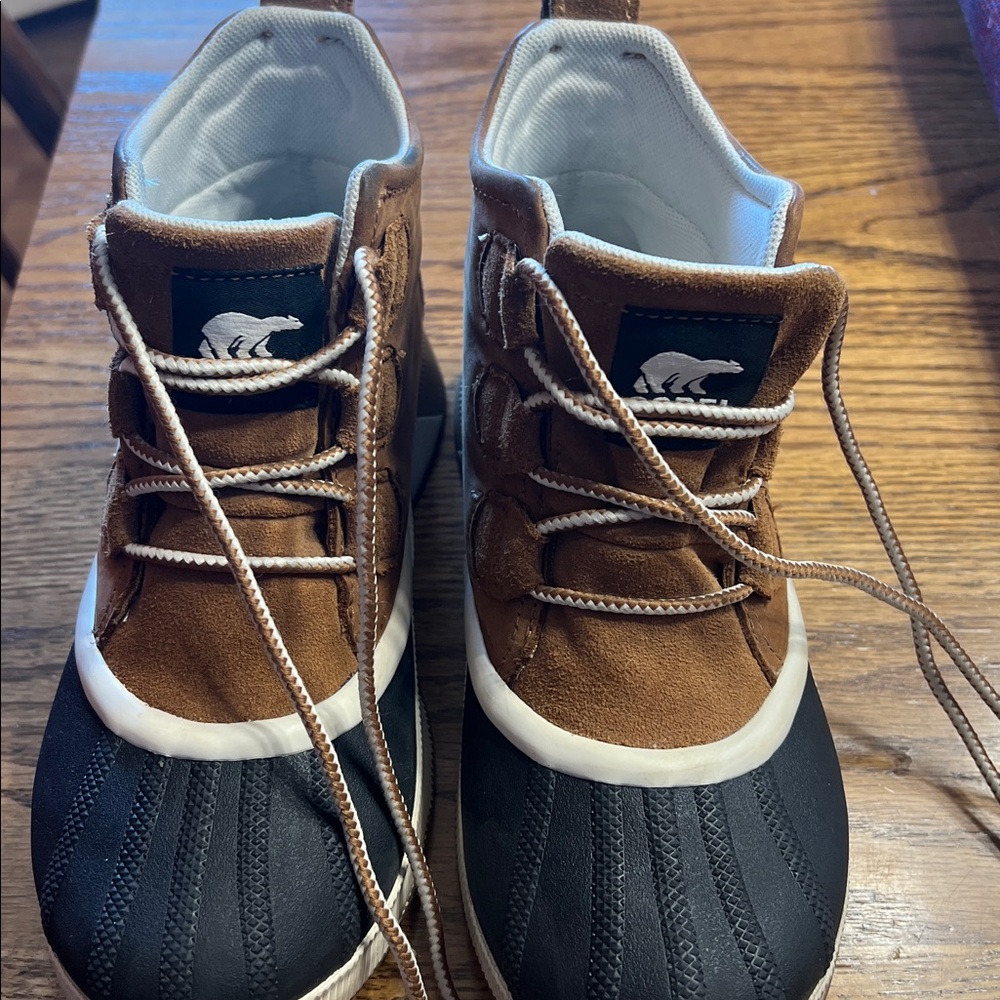 Sorel Brown and Black Winter Boots - Picture 11 of 16